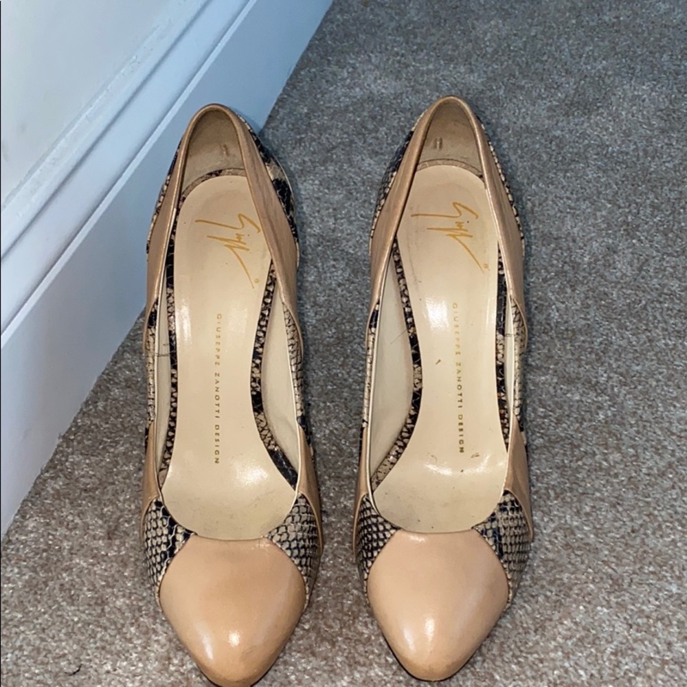 💯 Auth Giuseppe Zanotti Nude Pumps. Sz 38.5